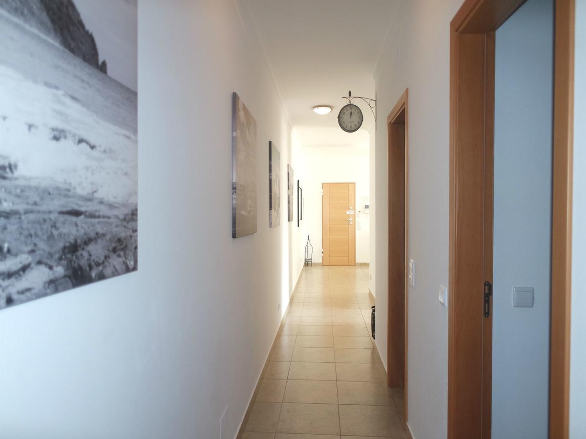 C04 - Pool View 3 Bed Apartment