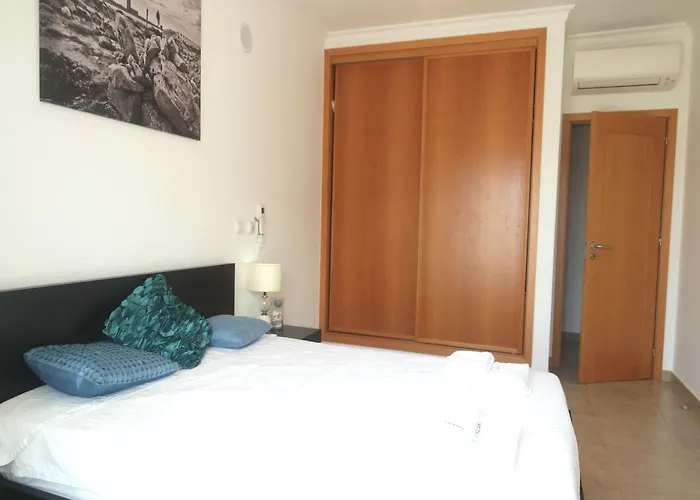 C04 - Pool View 3 Bed Apartment